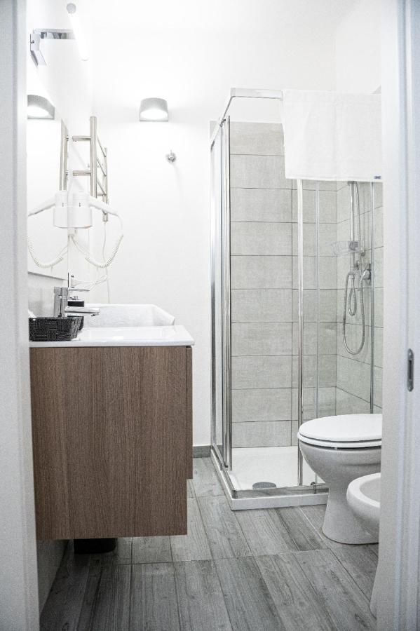 B&B Alighieri 97 บารี ภายนอก รูปภาพ