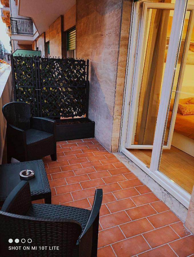 B&B Alighieri 97 บารี ภายนอก รูปภาพ